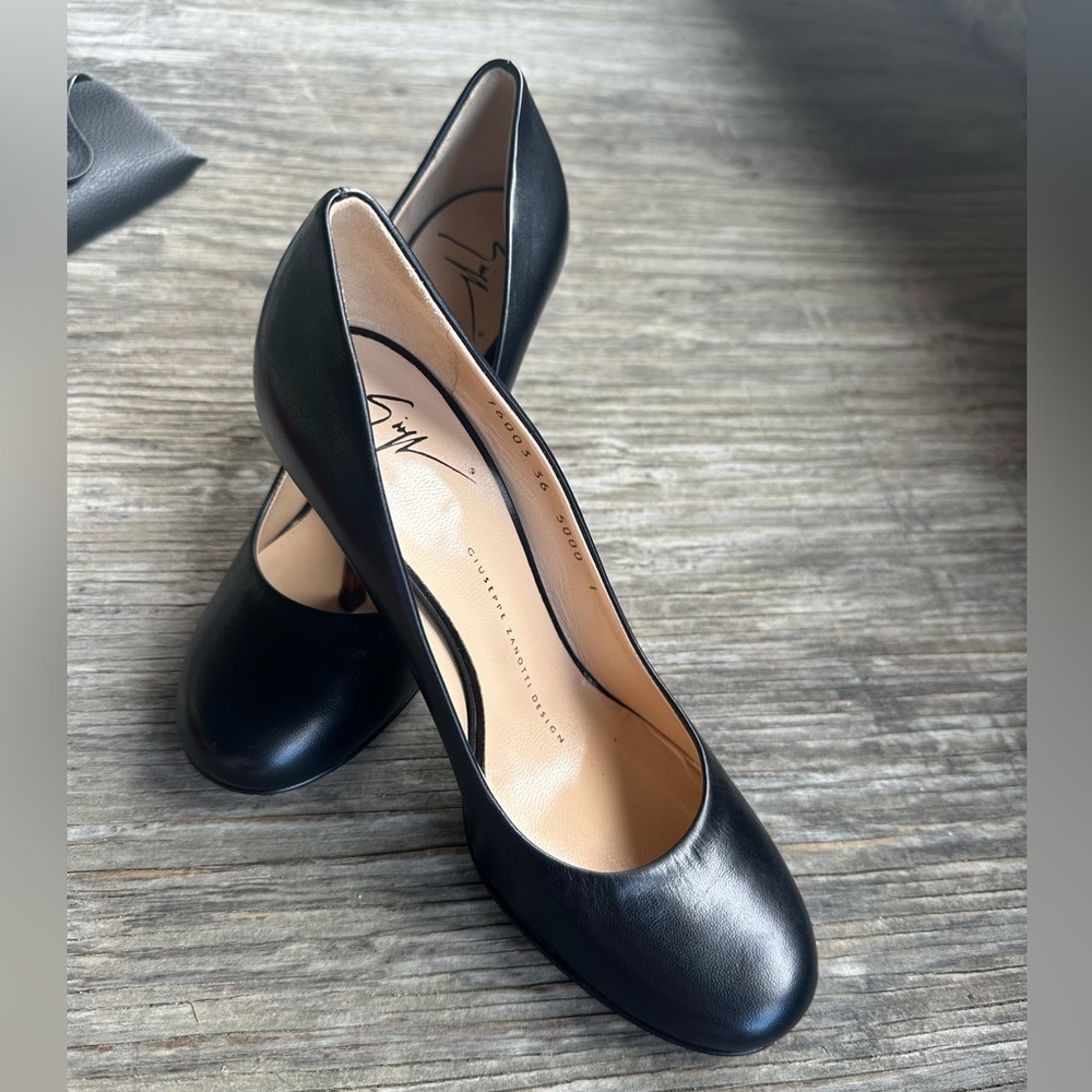 Giuseppe Zanotti Black Leather Women's Pumps